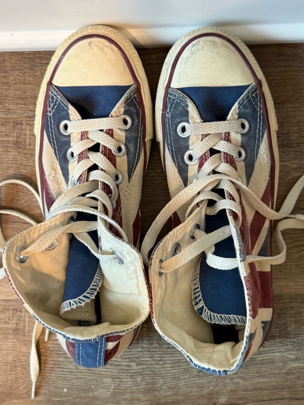Chuck Norris All Star Converse - Union Jack Women’s Size 6/Men’s 4